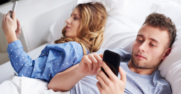 Reasons why your partner is always online but won’t text you