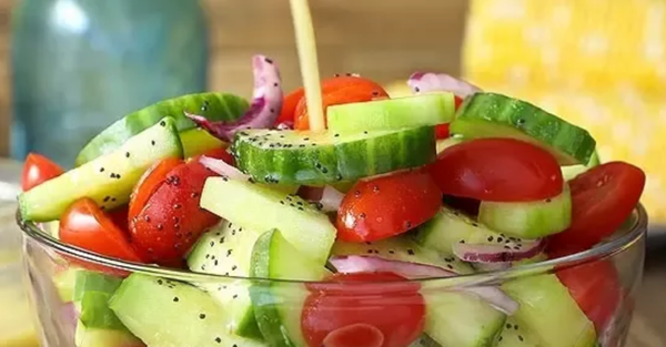 Maybe you didn’t know this: You should never eat cucumbers and tomatoes in the same salad
